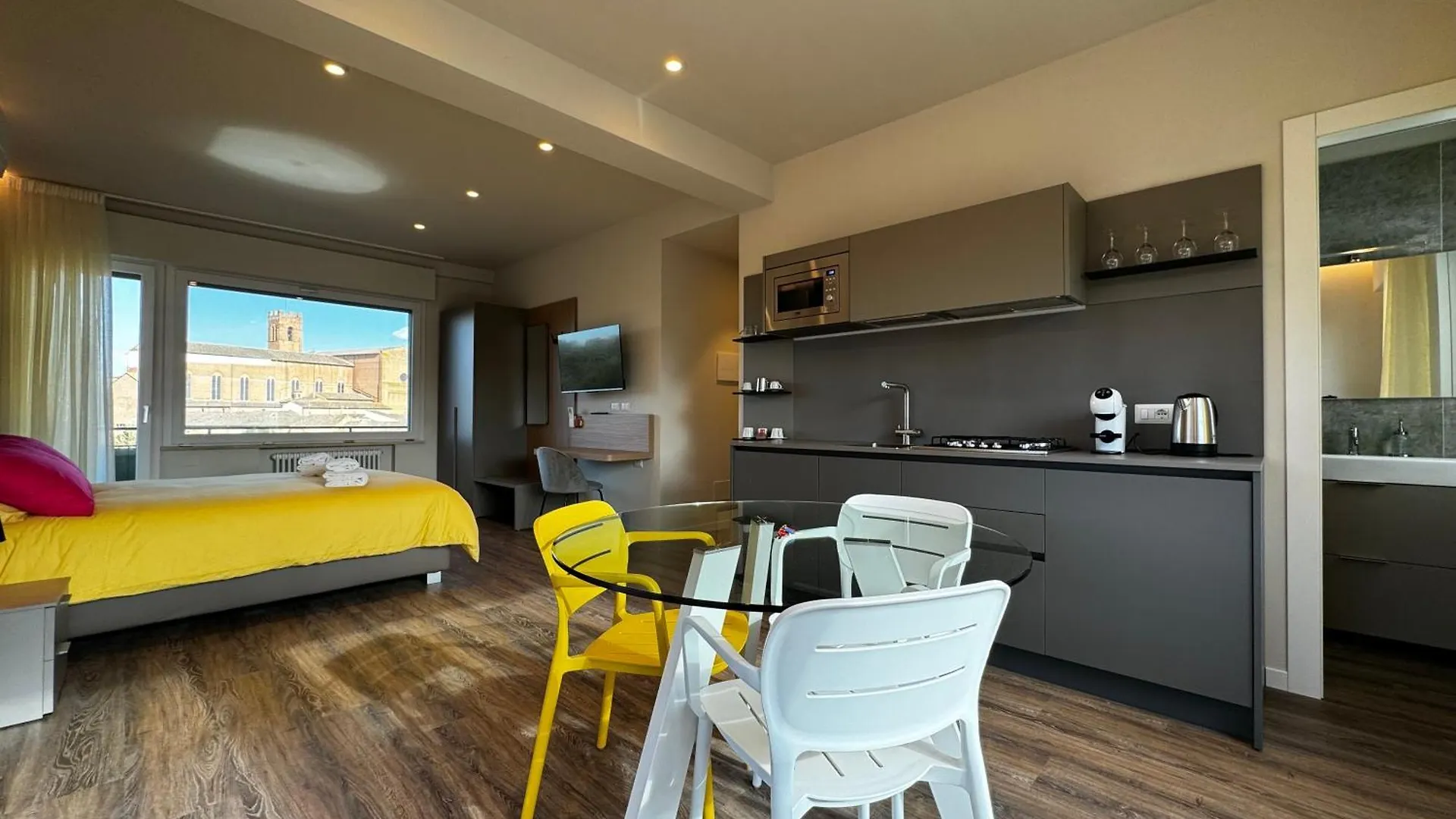 Skyline- 3 Apartments With View 锡耶纳