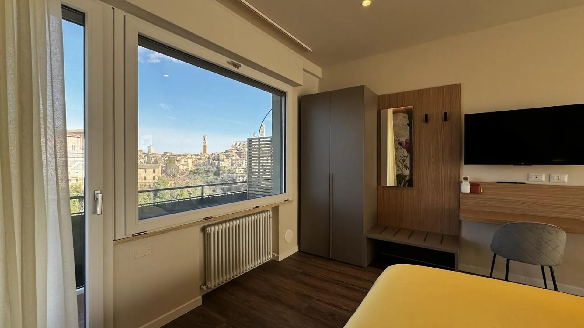 Skyline- 3 Apartments With View 锡耶纳