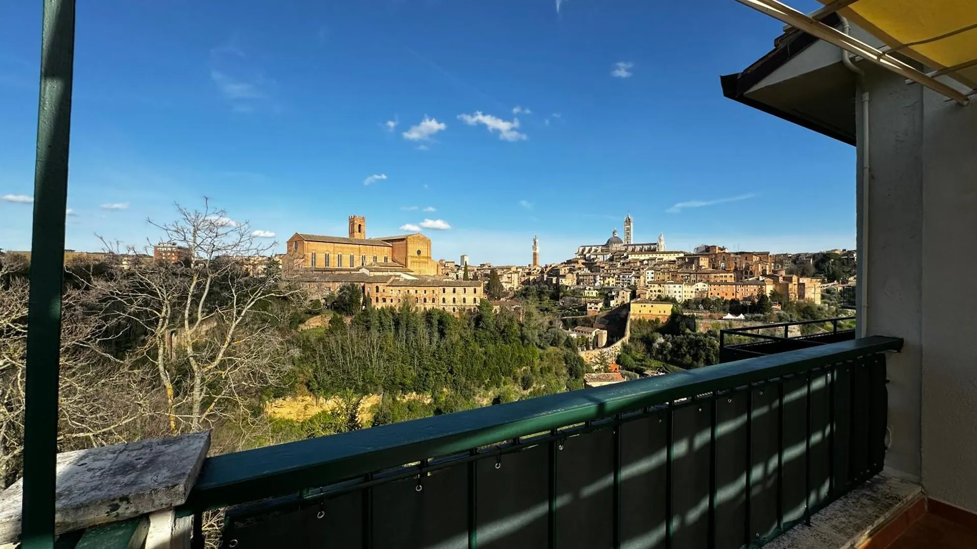 Skyline- 3 Apartments With View 锡耶纳