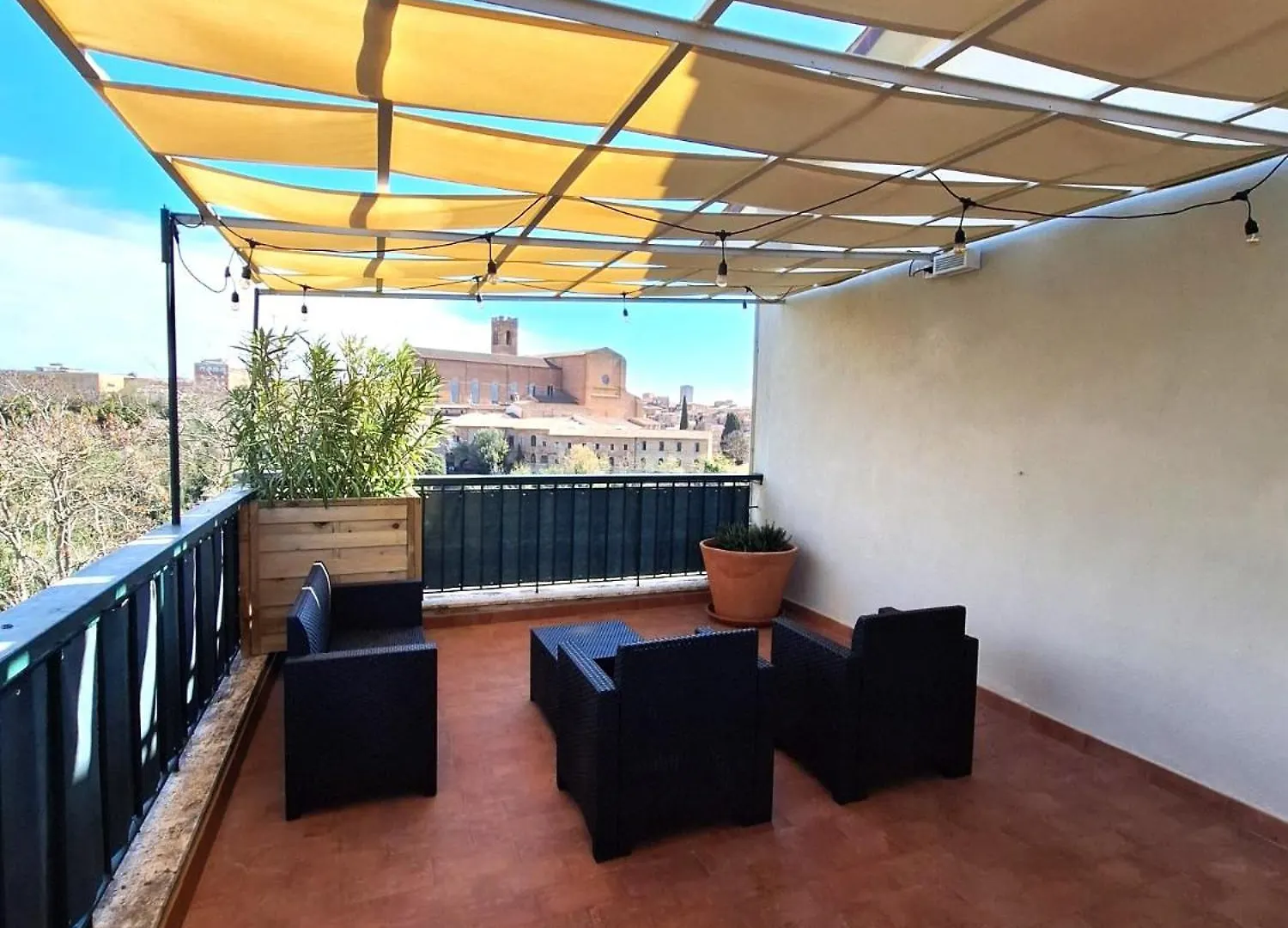 Skyline- 3 Apartments With View 锡耶纳